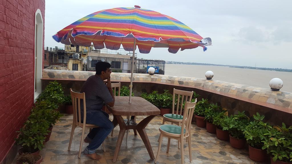 Shiva Ganges View Guest House Varanasi Exterior foto