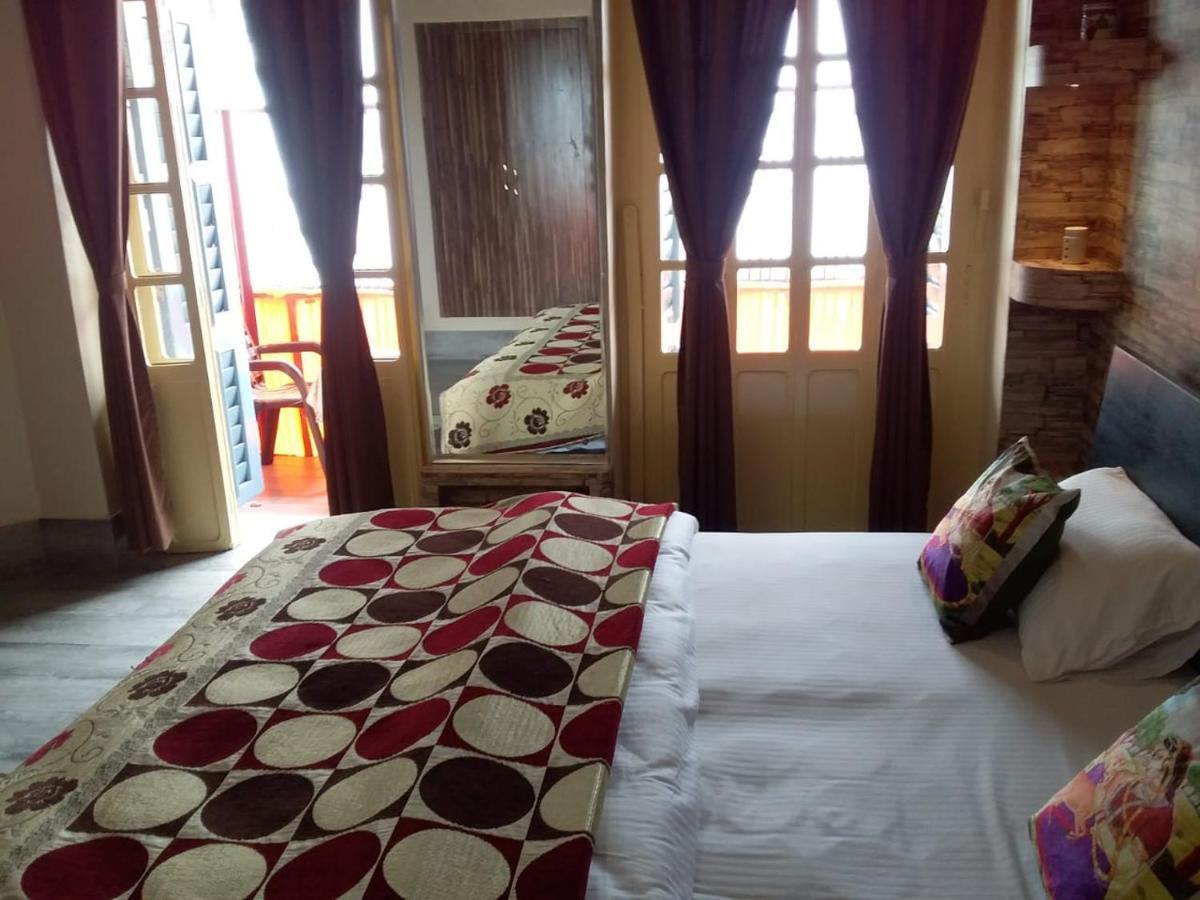 Shiva Ganges View Guest House Varanasi Exterior foto